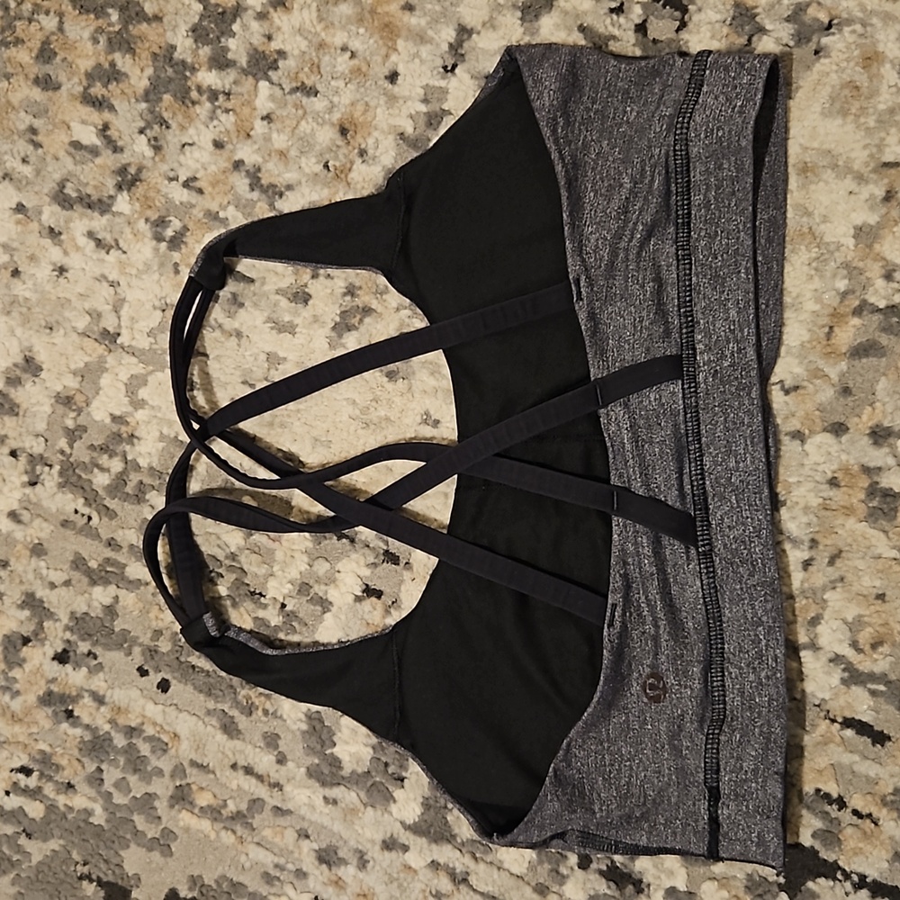 Lululemon sports bra